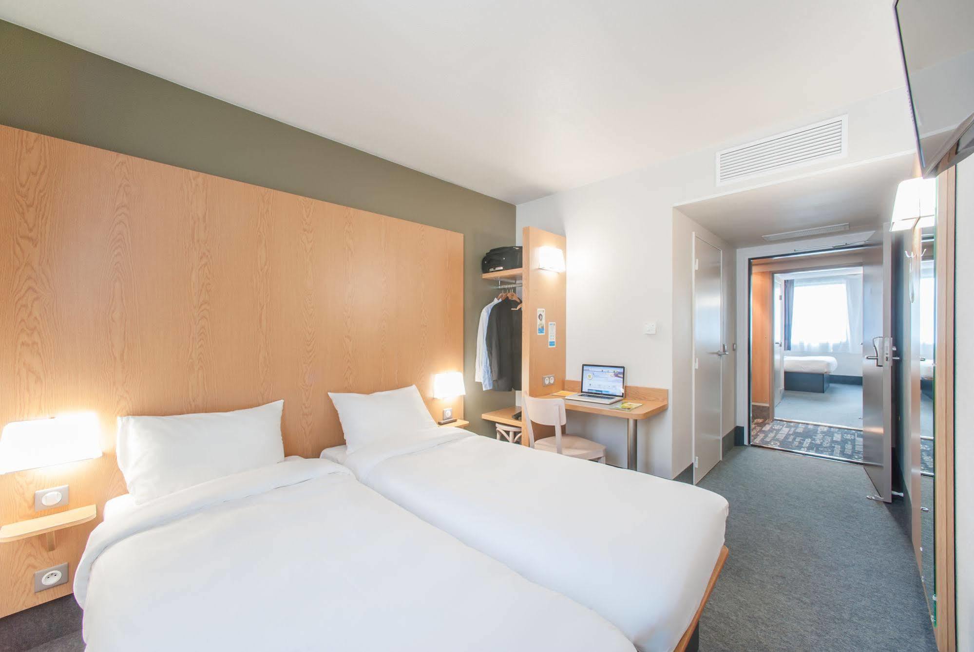 Porte Des Lilas 2* París