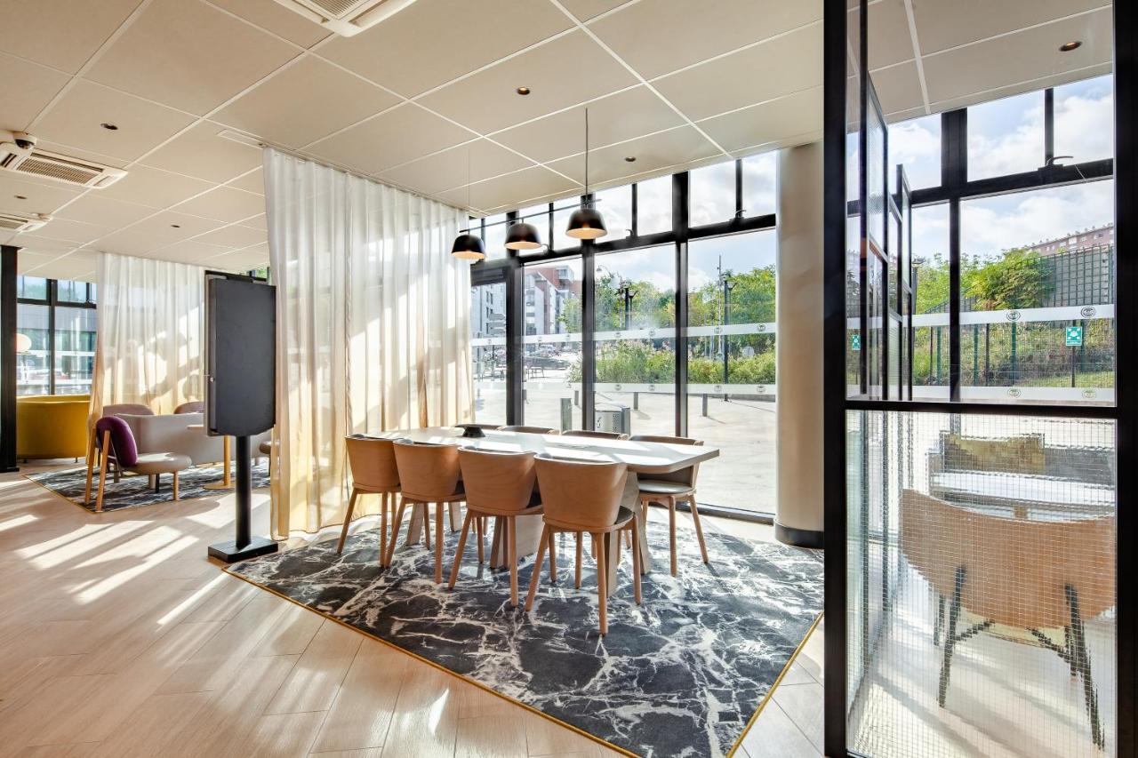 Hotel Porte Des Lilas París