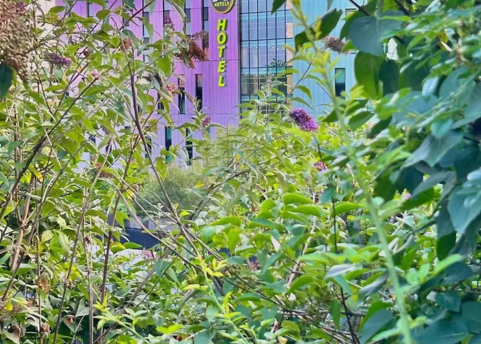B&B HOTEL Paris Porte des Lilas